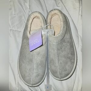 TARGET- Stars Above slippers- size 7-never worn
